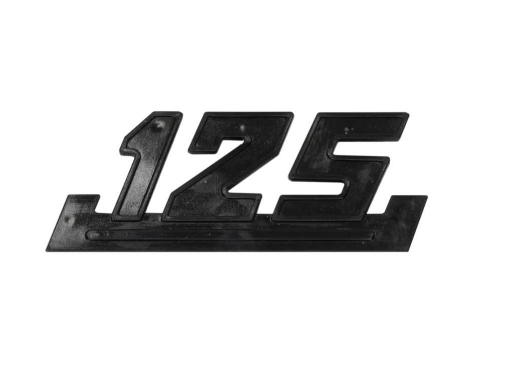 Emblemat znaczek boczka wsk 125 czarny | ROY01901