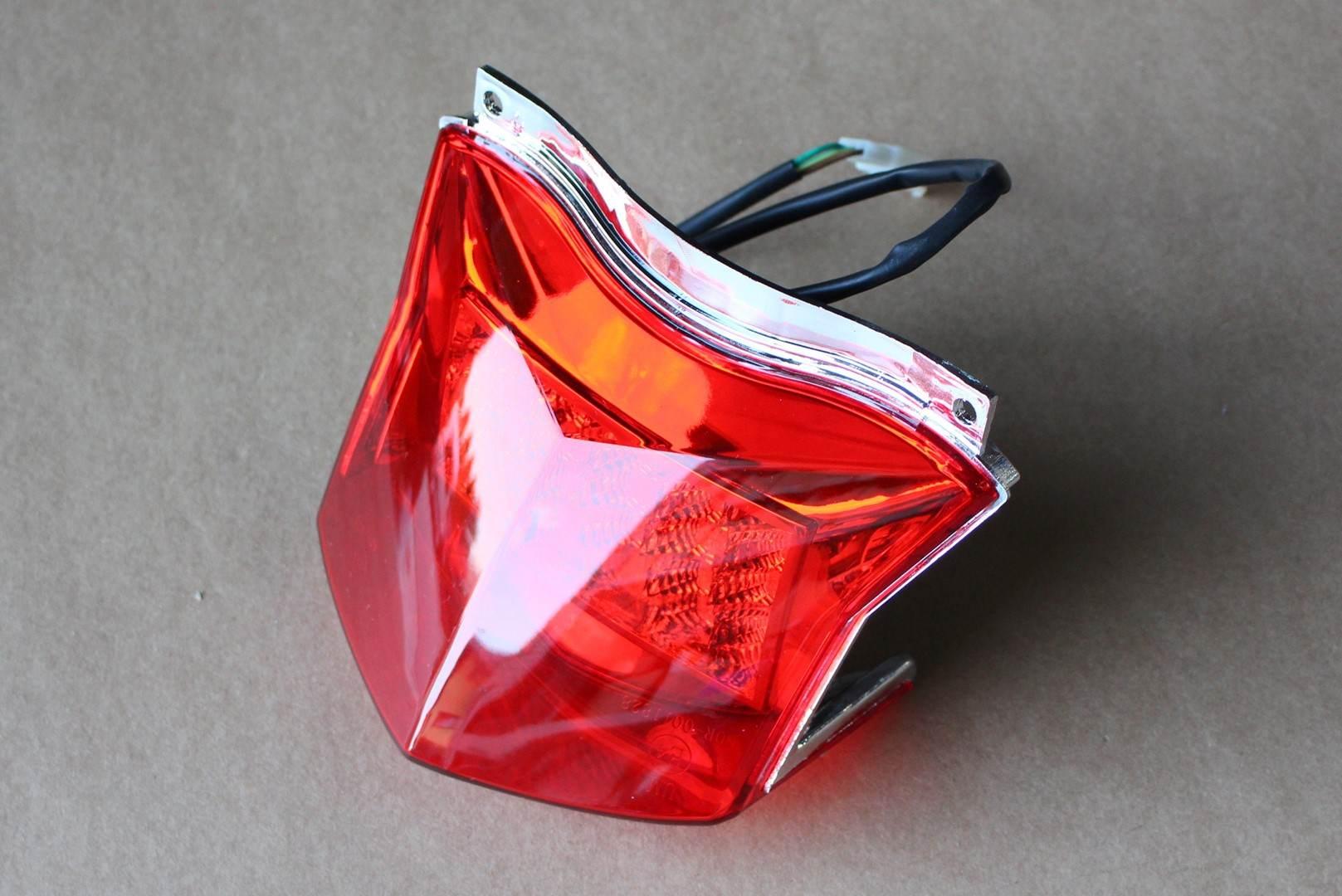 Lampa tylna kompletna quebec 2 | BENZER3838