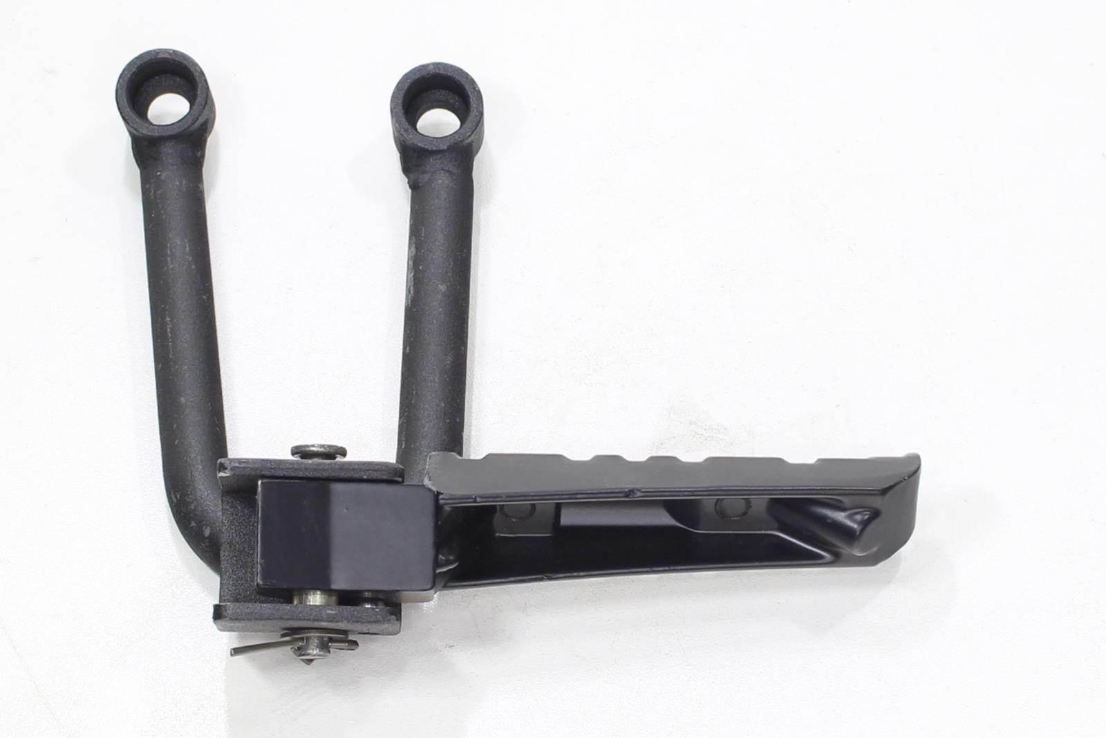 Podnóżek pasażera xcross 125 | BENZER6209