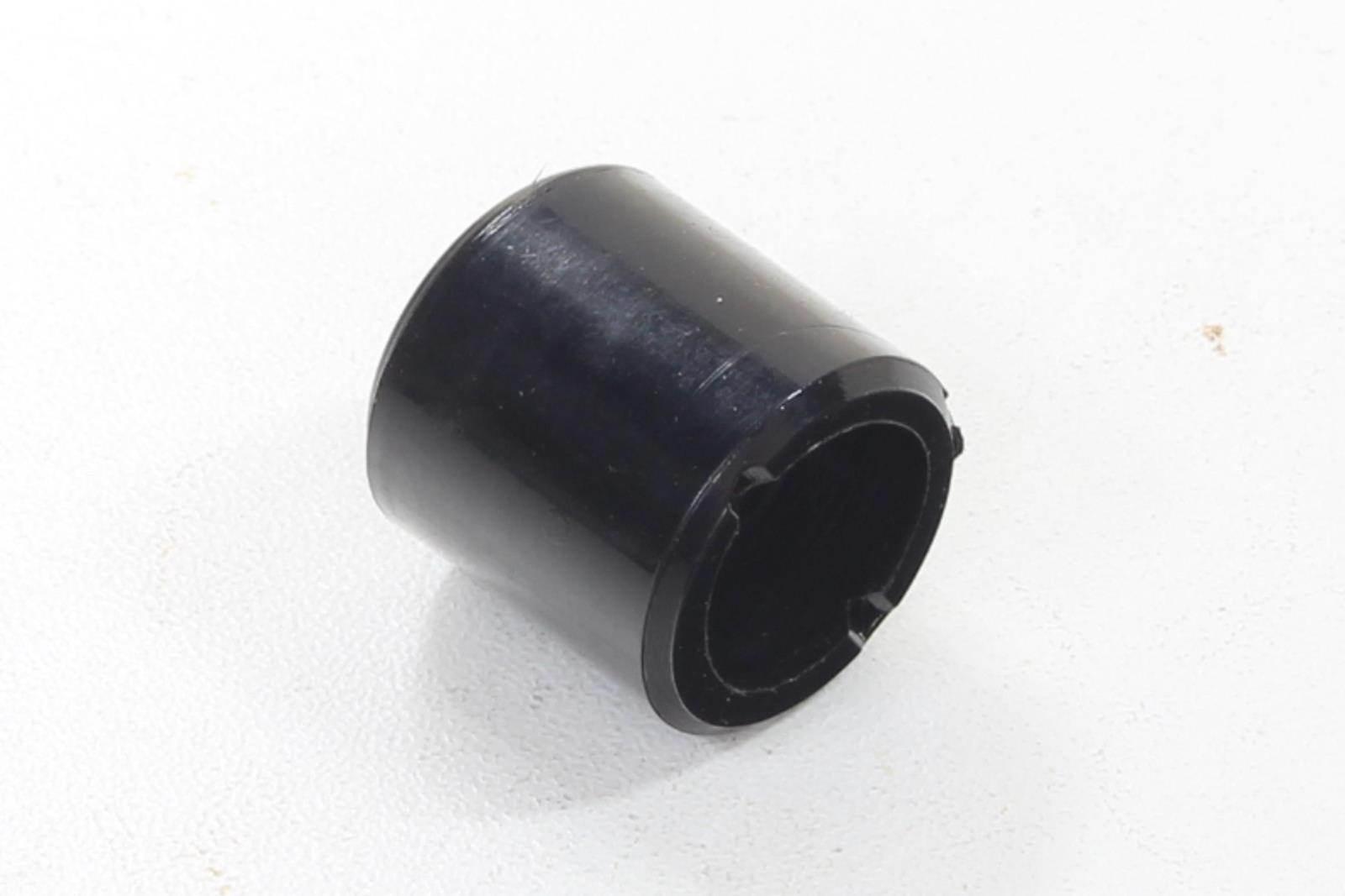 Tulejka wahacza plastikowa romet motorynka komar 14mm tb