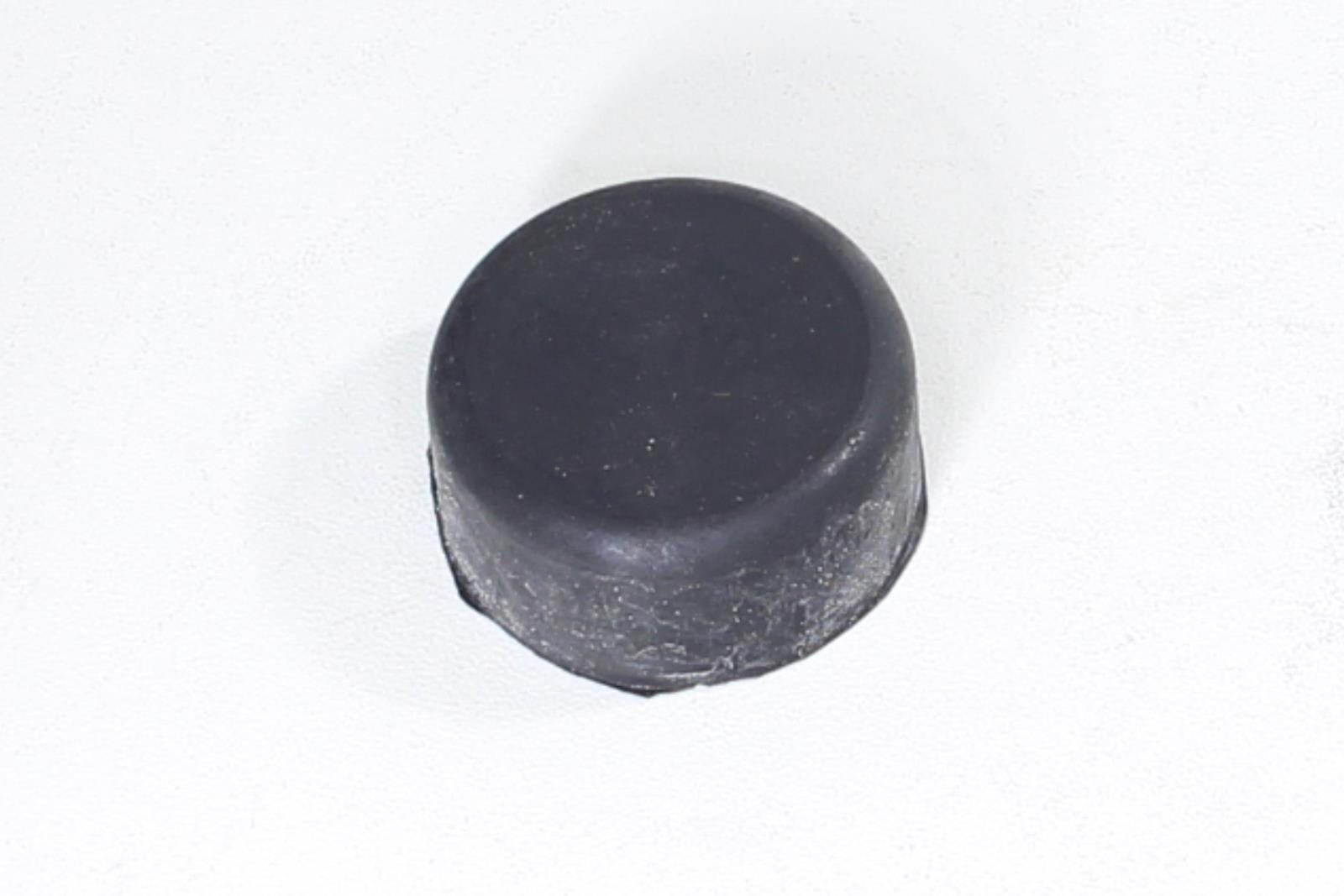 Gumowa zaślepka nakrętki m18x1,5 wahacza wsk 125/175
