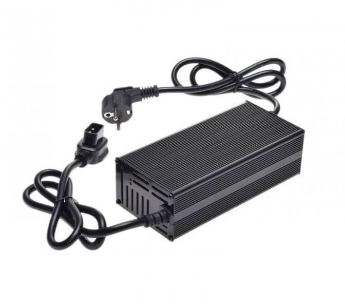 ŁADOWARKA AKUMULATORÓW 48V-5A DO E-NIU NIU
