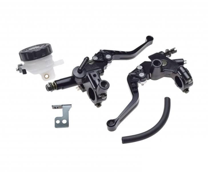 Pompa hamulca przód uniwersalna czarna | CNC90054