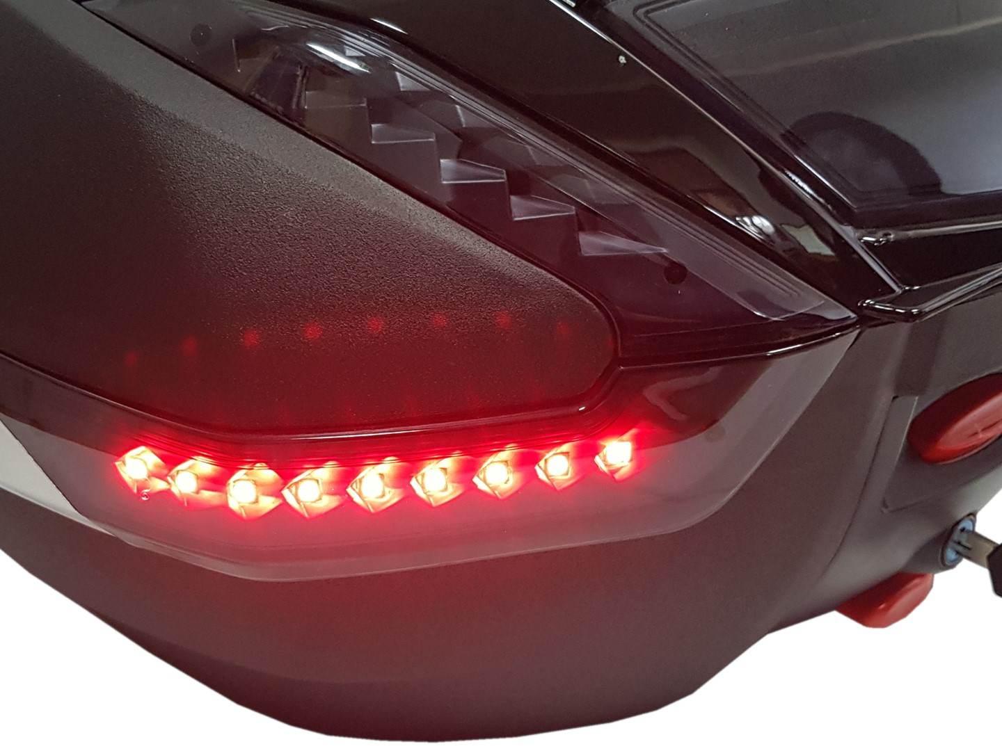 Kufer centralny hf e68 black 48l światło stop led - zdjęcie 5