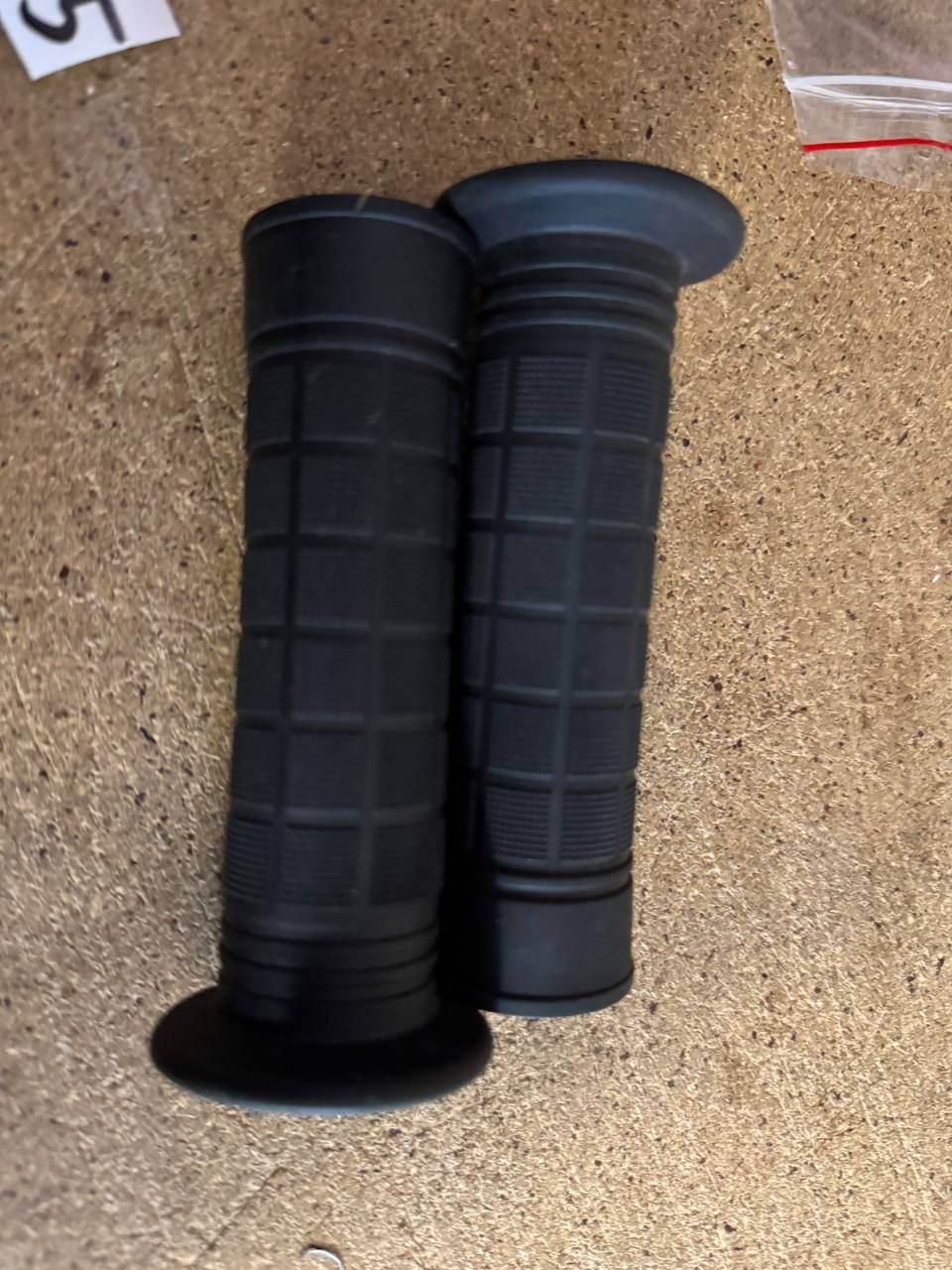 Manetki Kierownicy Skuter L P Czarne GY6 ZIPP KEEWAY KINGWAY MotoGeneric