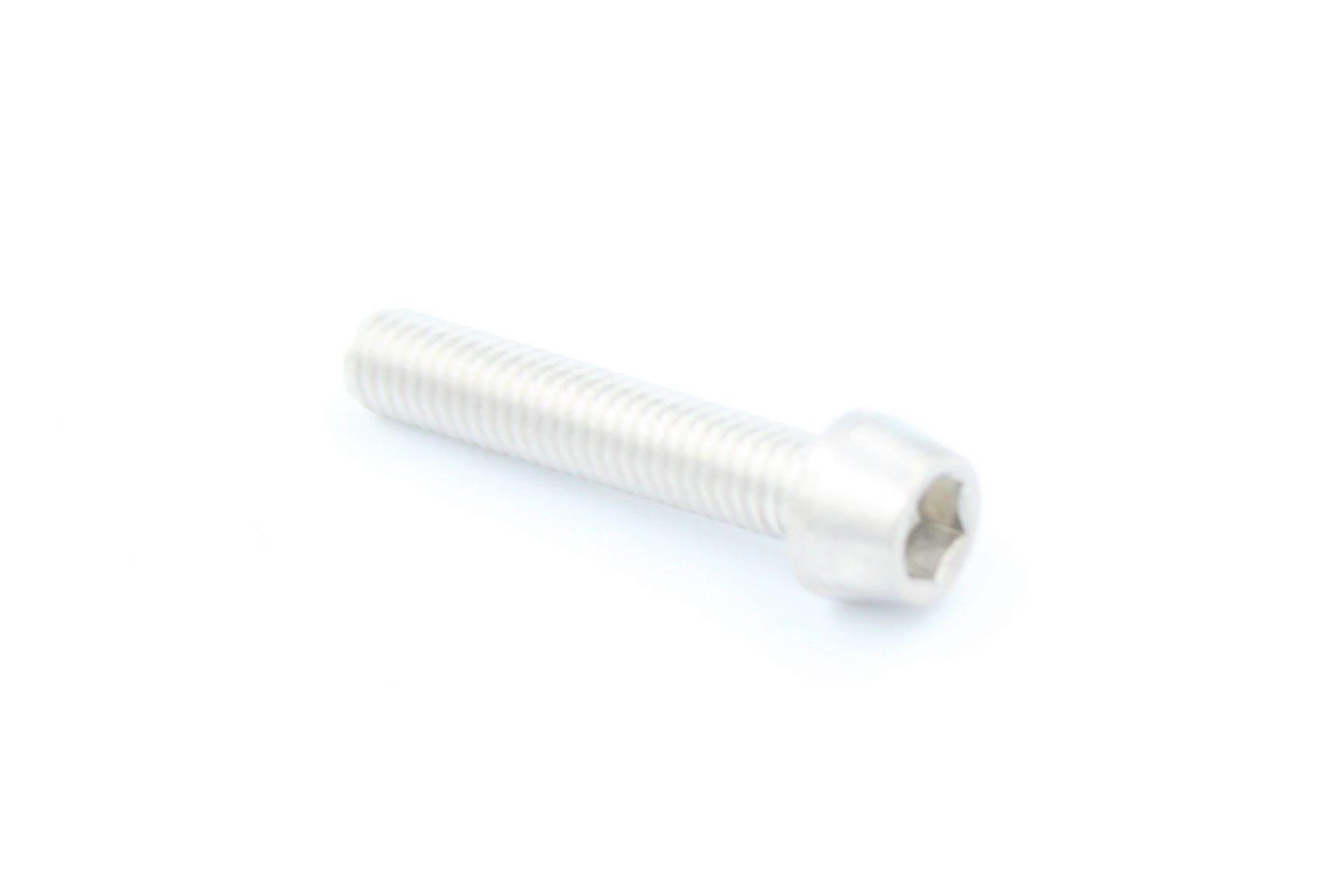 ŚRUBA M16×30 08002K670000