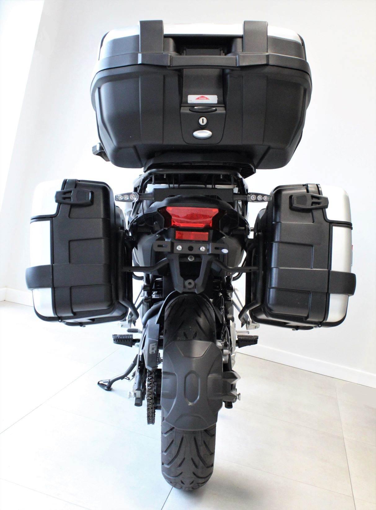 Zestaw 3 Kufrów Bagażowych Givi 2x33l 52l Benelli Trk 502