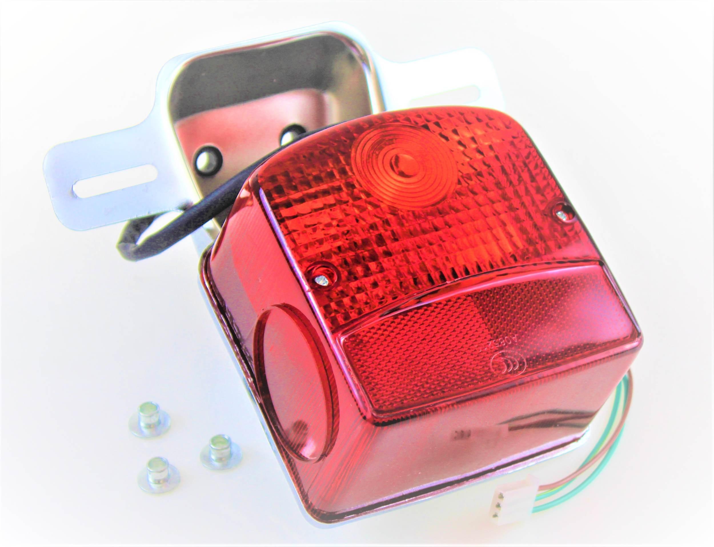 Lampa Tylna Kompletna Z Mocowaniem Suzuki Gn 125