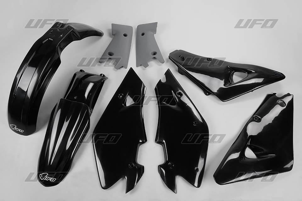 Ufo Komplet Plastików Husqvarna 2T '00-'04, 4T '02-'04 Kolor Czarny Hu600E0