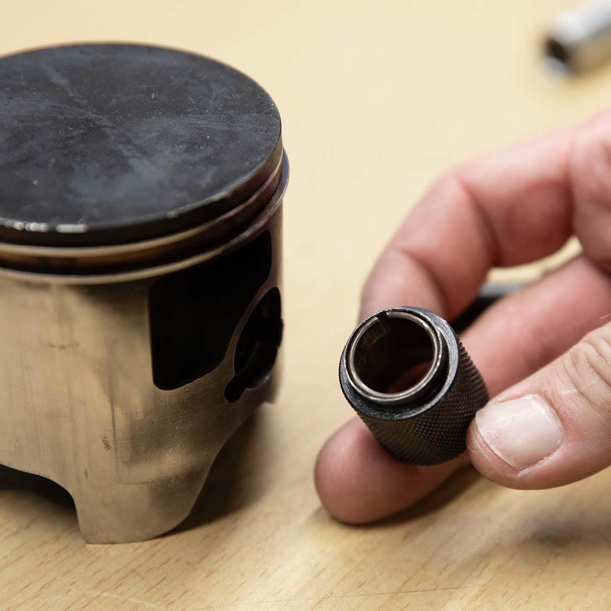 X-Grip Narzędzie Pomocnicze Do Montażu Zabezpieczenia Tłoka Gasgas Ec 300 ' - zdjęcie 4