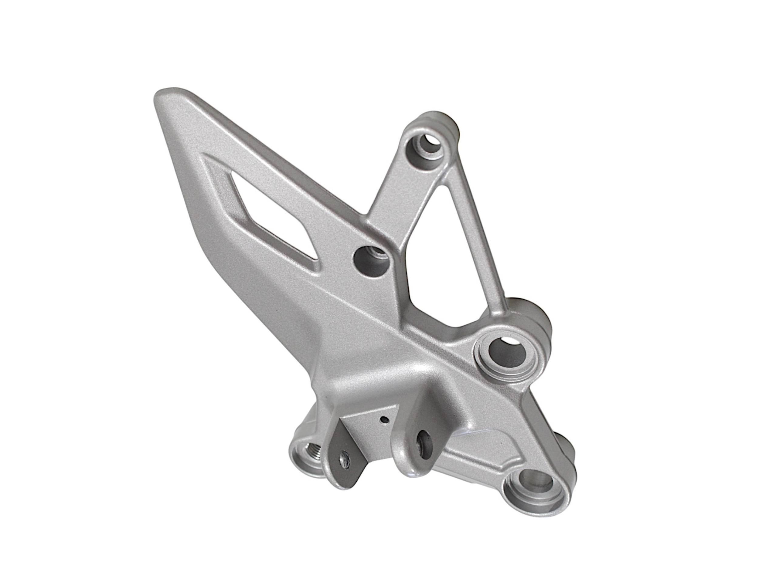 Wspornik podnóżka kierowcy prawy srk125r 58246N490101-QJ