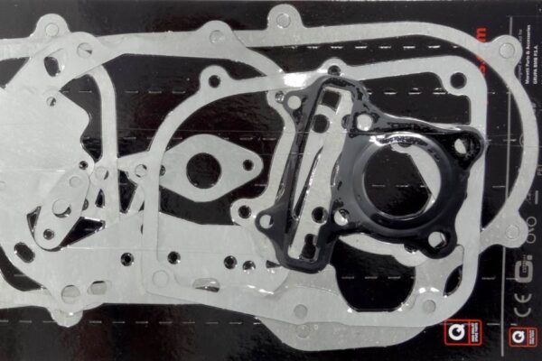 Uszczelki komplet uszczelek silnika skuter 50cc 4t długość pokrywy silnika 400 mm - obrazek 3