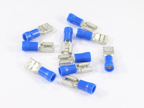 Konektor żeński 6.3x0.8 końcówka płaska izolowana 1.5-2.5mm kpl 10szt